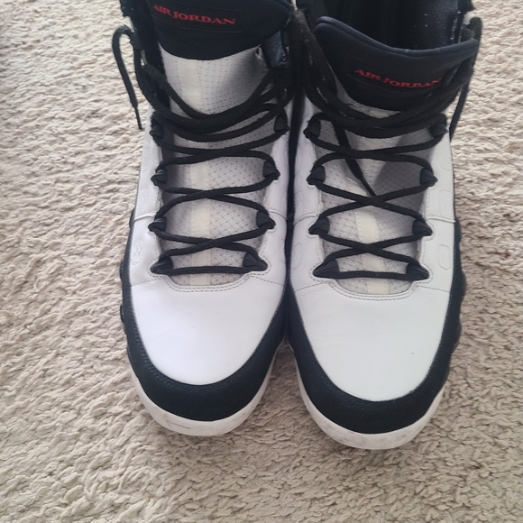 Jordan Black Sneakers with Purple and Teal Accents - Picture 4 of 16